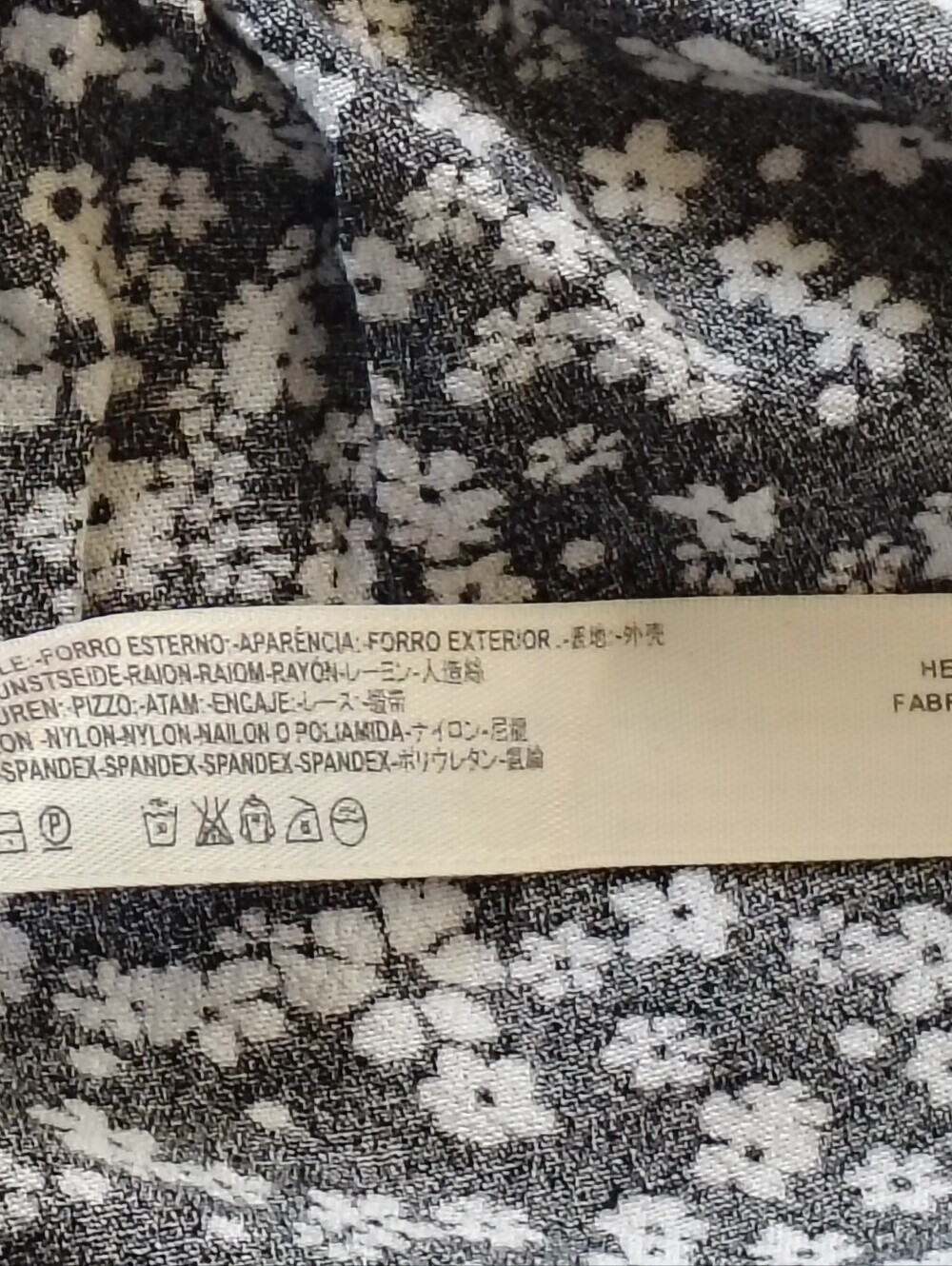 Free People Black and White Floral Button Front Blouse Size XS. - Picture 10 of 11